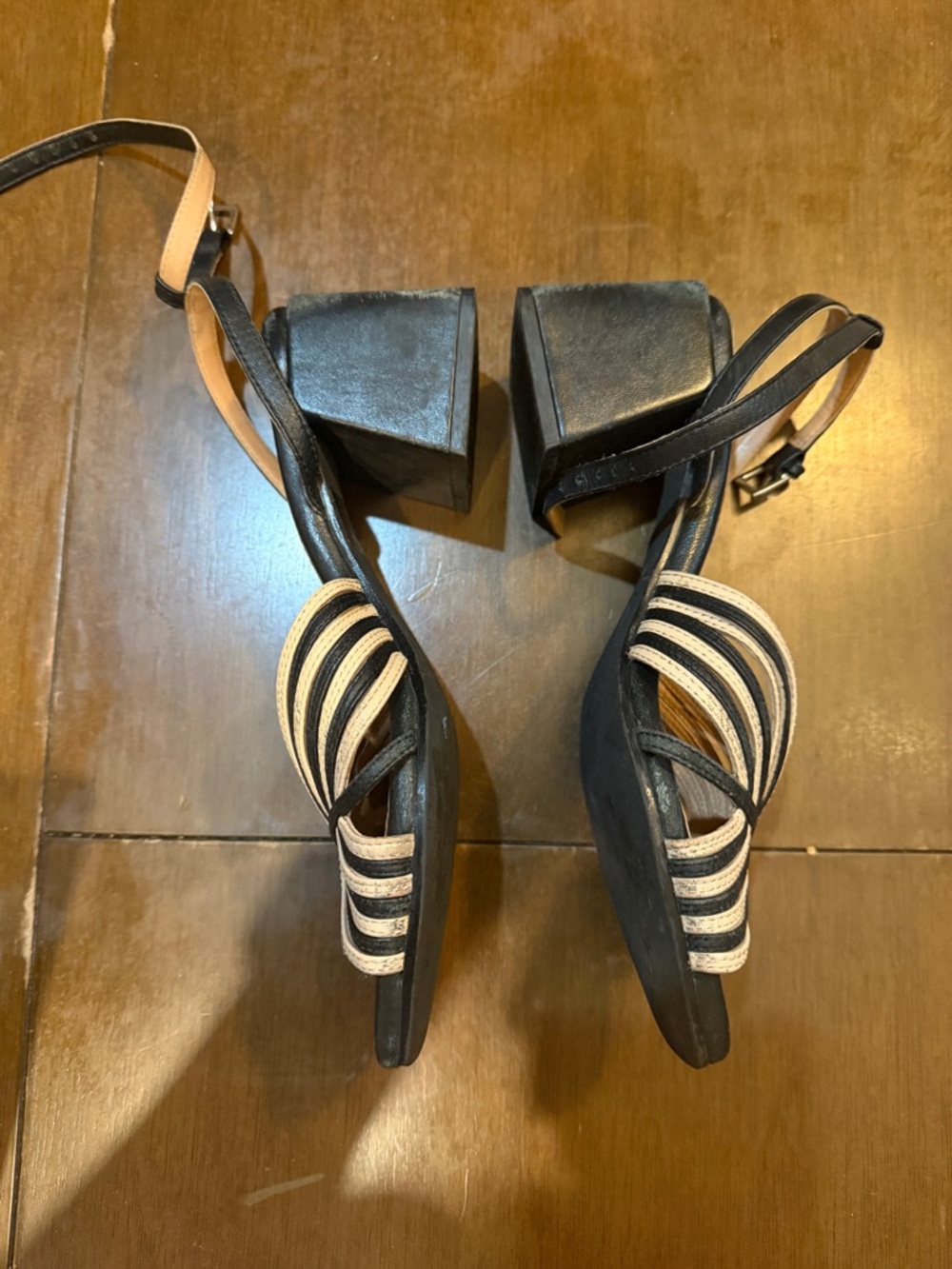 Seychelles Black Strappy Block Heel Sandals with Cream Stripes size 6